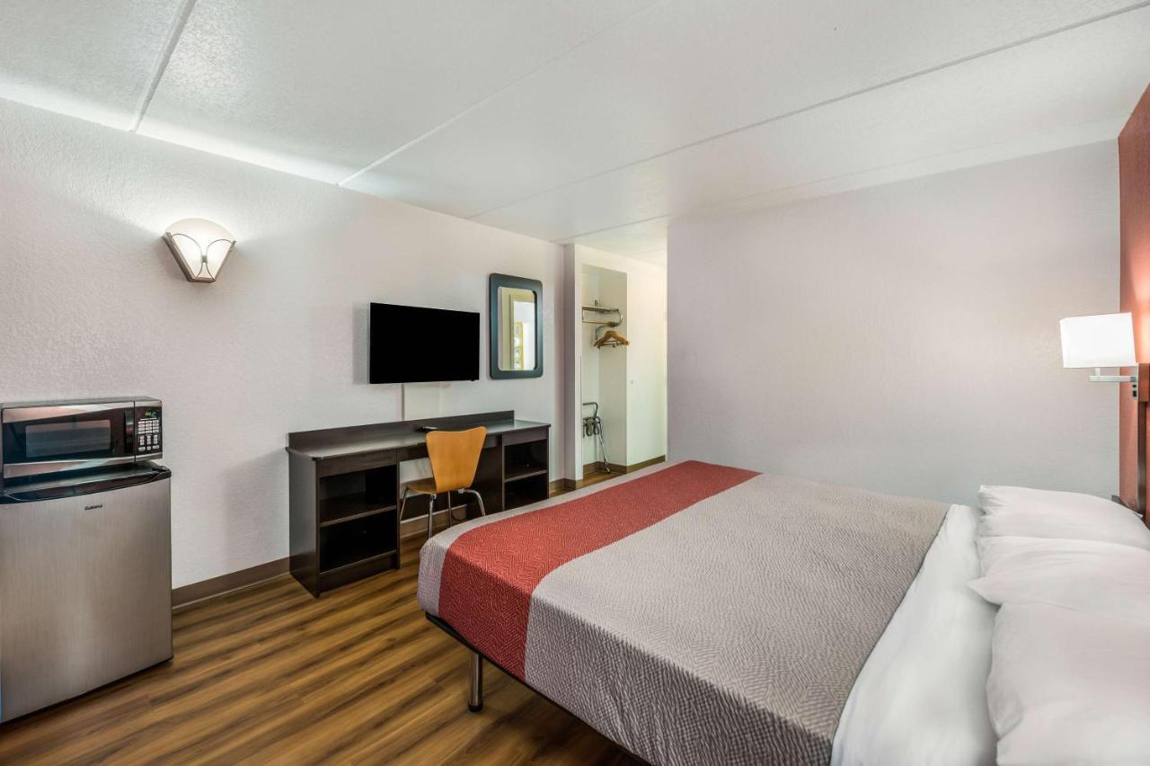 6-henderson, Tx Hotel 2*