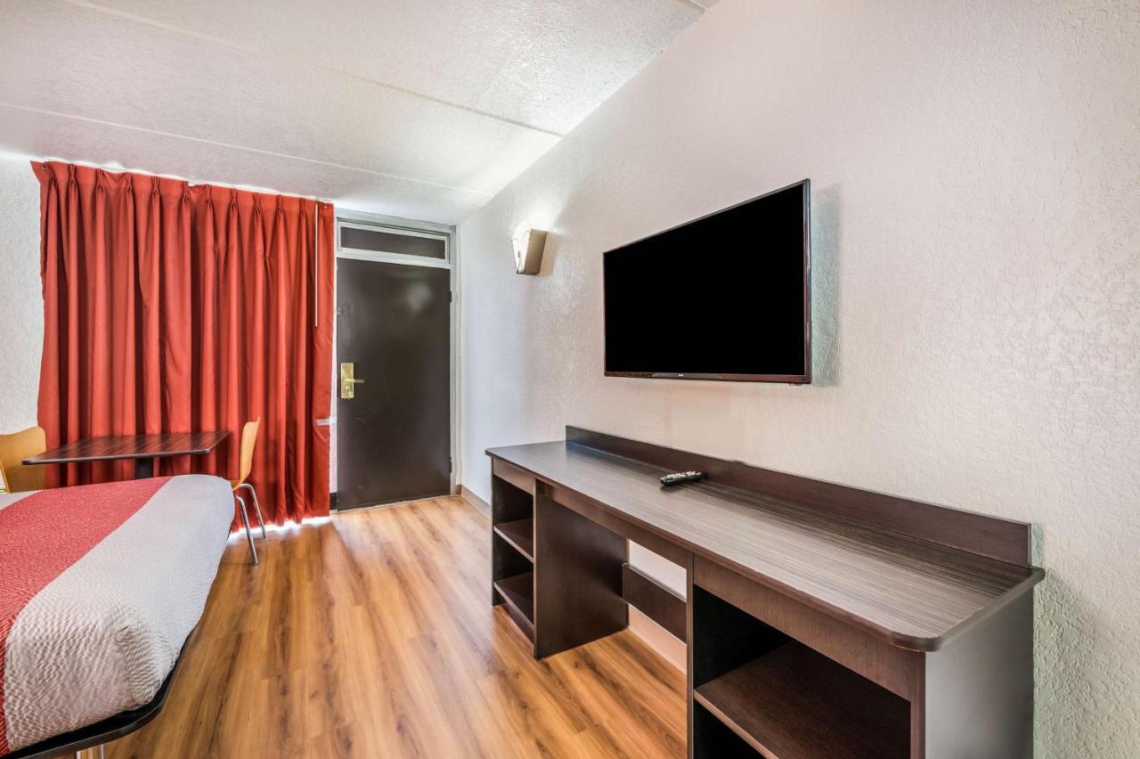 6-henderson, Tx Hotel 2*