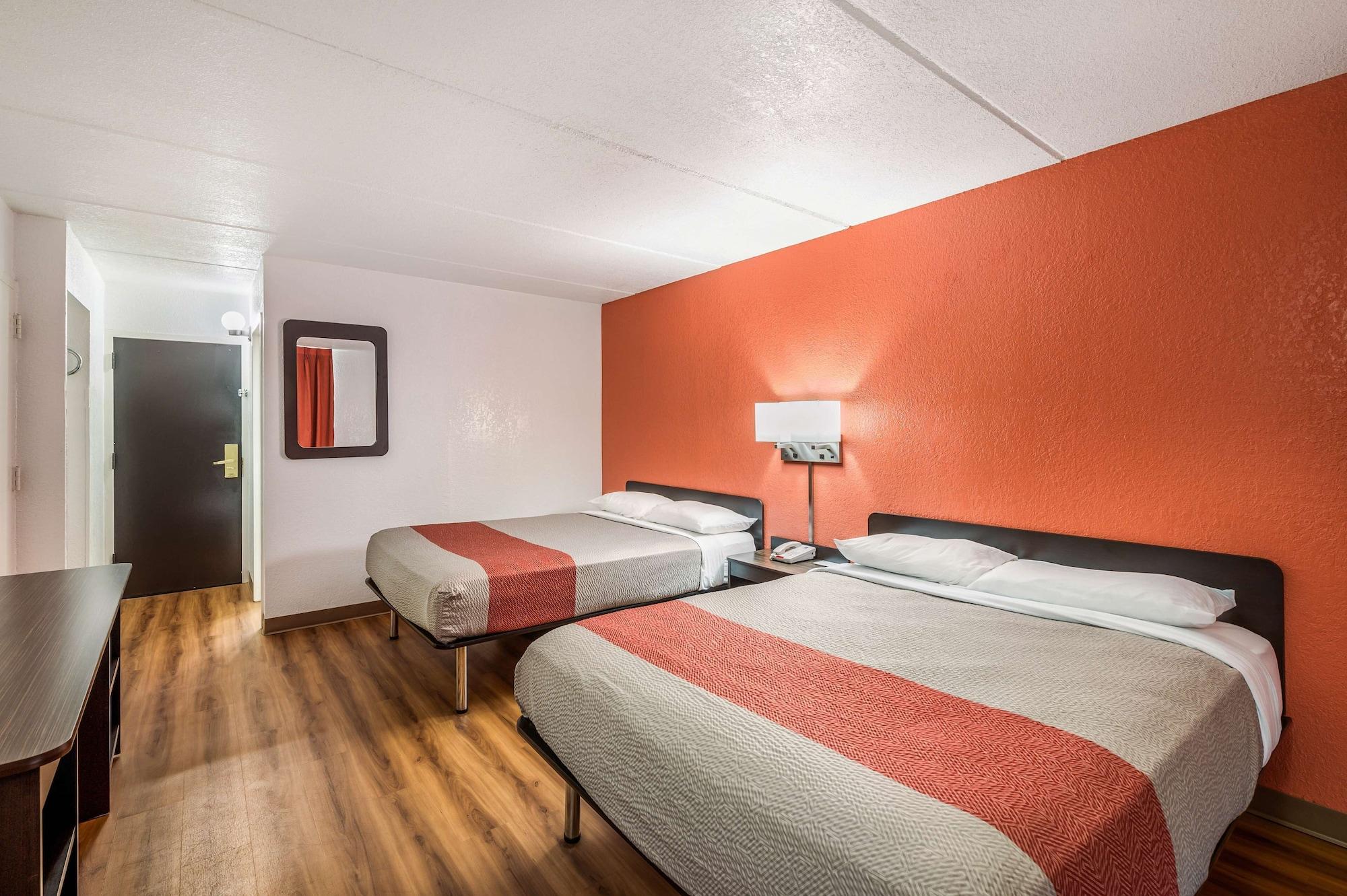 6-henderson, Tx Hotel 2*