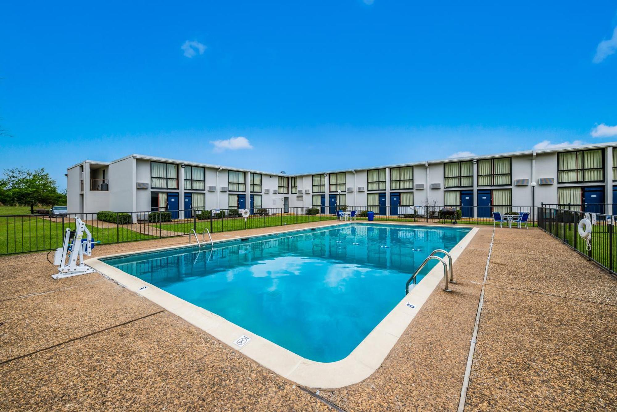 6-henderson, Tx Henderson