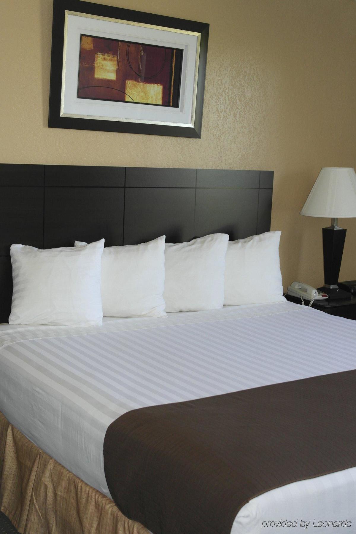 Hotel 6-henderson, Tx 2*